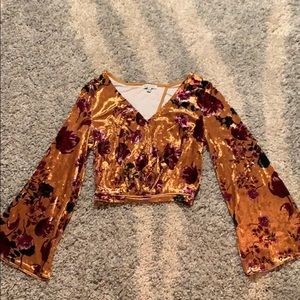 🌸Patrons of Peace Boho Floral Tie Back Crop Top🌸